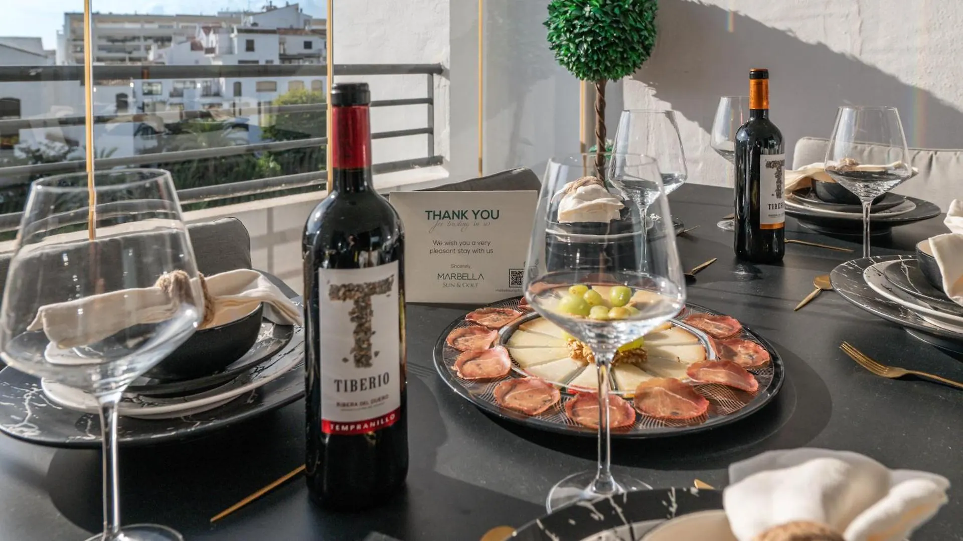 Mediterranean Dream Banus Penthouse With Seaviews 마르베야 아파트
