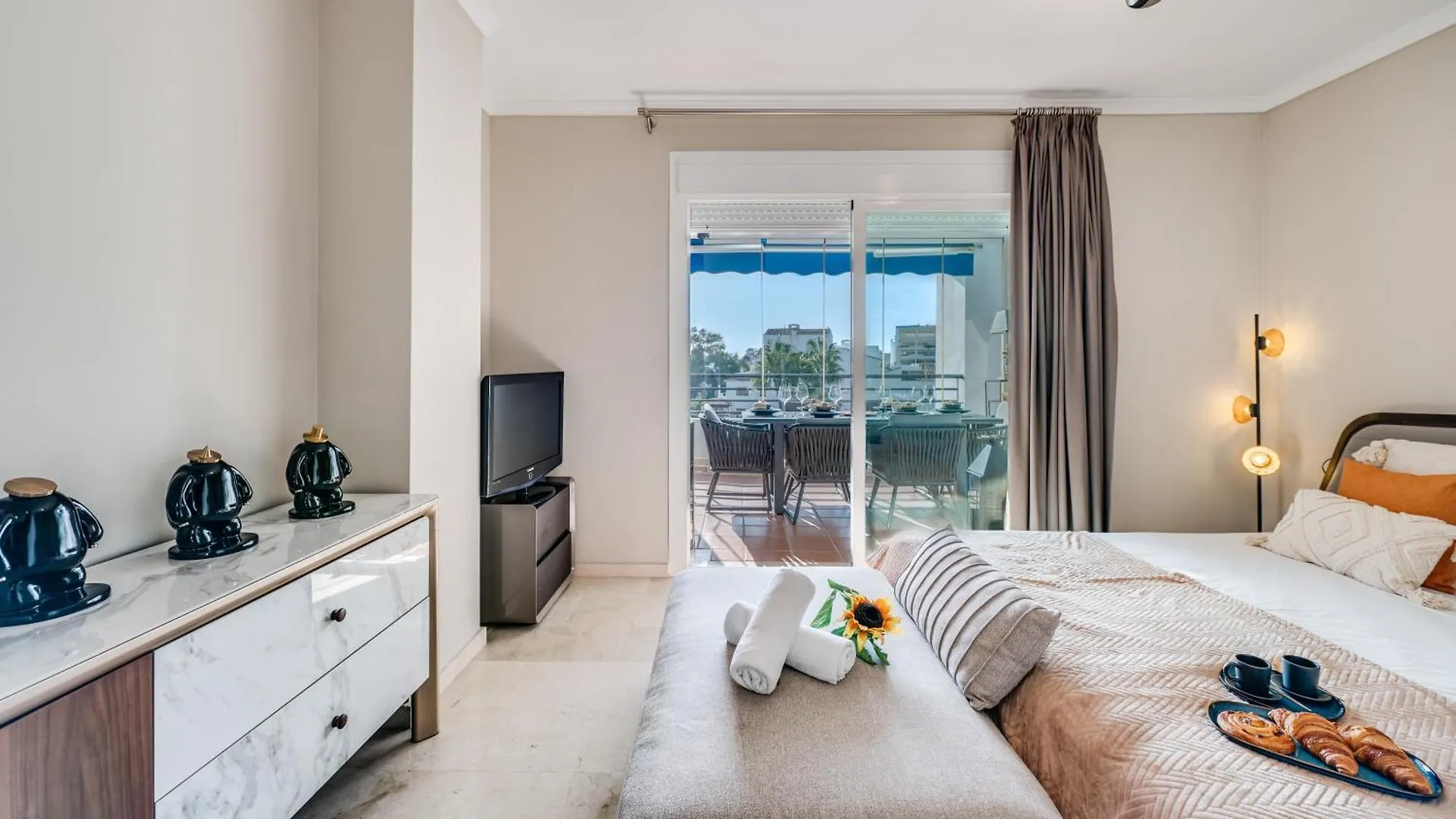 아파트 Mediterranean Dream Banus Penthouse With Seaviews 마르베야