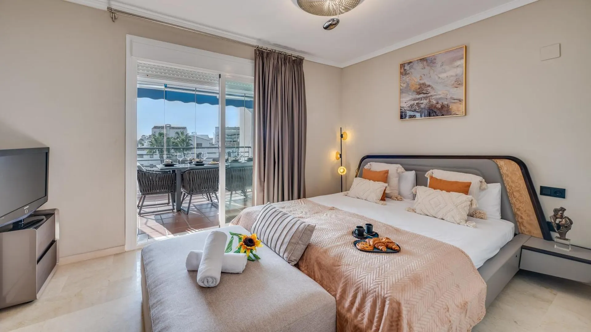 Mediterranean Dream Banus Penthouse With Seaviews 마르베야 아파트