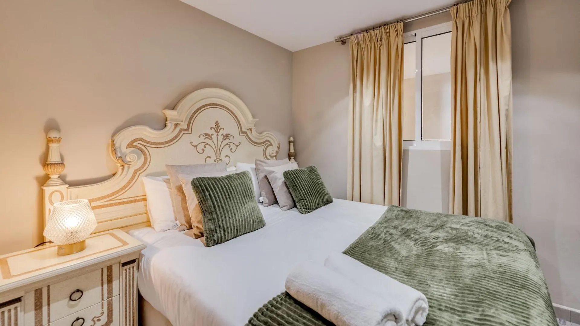 Mediterranean Dream Banus Penthouse With Seaviews 마르베야